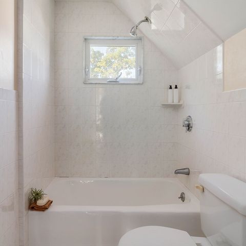 87 College Ave 87, Medford, MA 02155