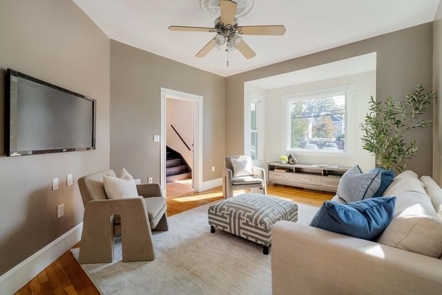 87 College Ave 87, Medford, MA 02155