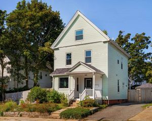 87 College Ave 87, Medford, MA 02155