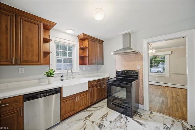 5 Willoughby PL, Hampton, VA 23661