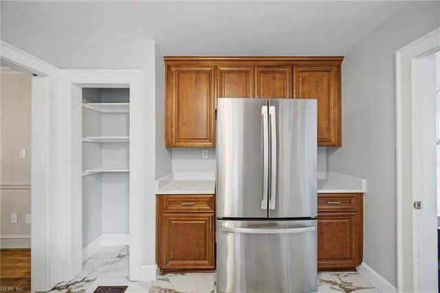 5 Willoughby PL, Hampton, VA 23661