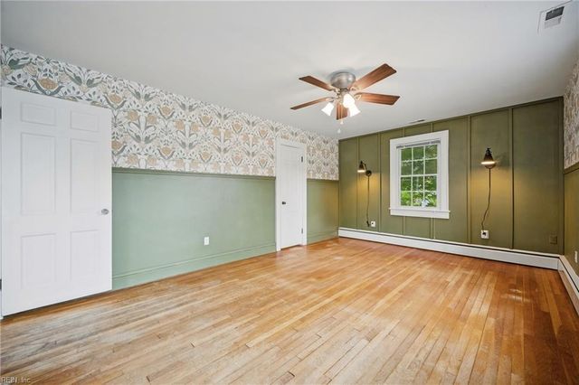 5 Willoughby PL, Hampton, VA 23661