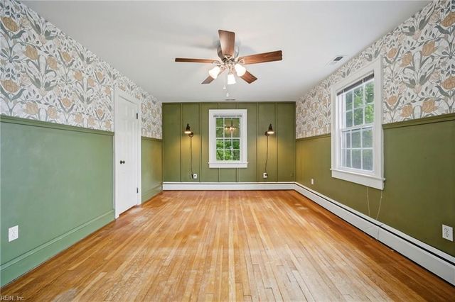 5 Willoughby PL, Hampton, VA 23661