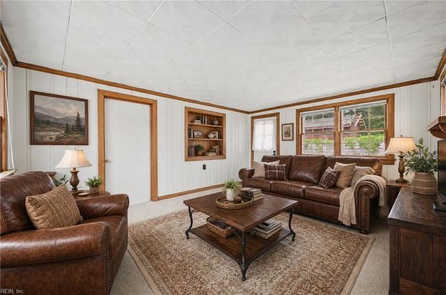 5 Willoughby PL, Hampton, VA 23661
