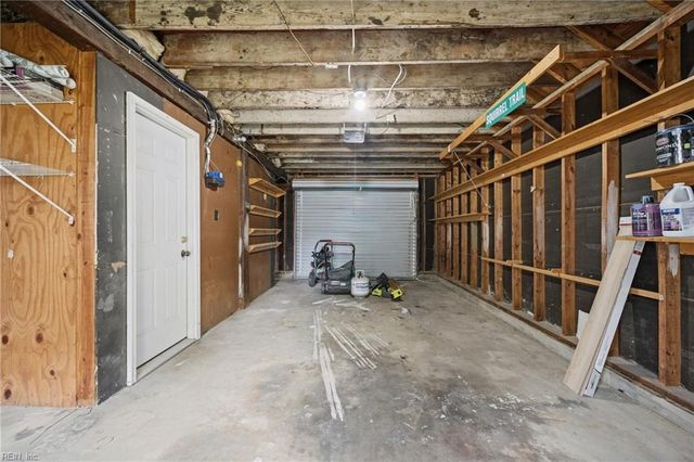 5 Willoughby PL, Hampton, VA 23661
