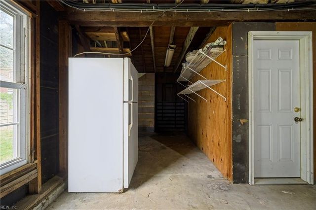 5 Willoughby PL, Hampton, VA 23661
