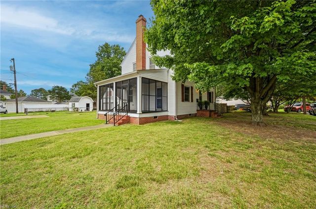 5 Willoughby PL, Hampton, VA 23661