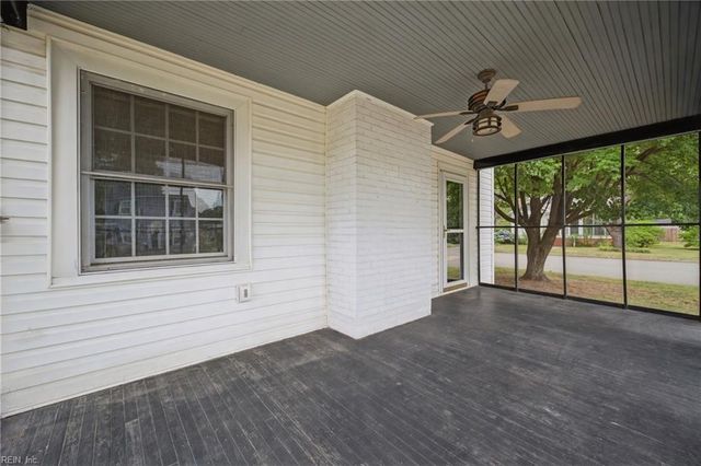 5 Willoughby PL, Hampton, VA 23661