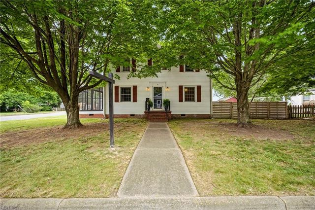 5 Willoughby PL, Hampton, VA 23661