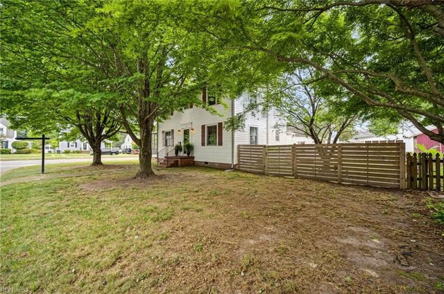 5 Willoughby PL, Hampton, VA 23661