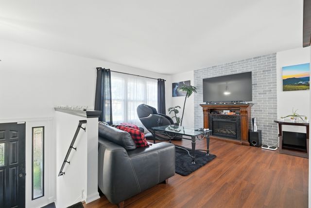 565 COTTONWOOD Circle, Bolingbrook, IL 60440