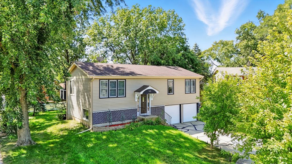 565 COTTONWOOD Circle, Bolingbrook, IL 60440