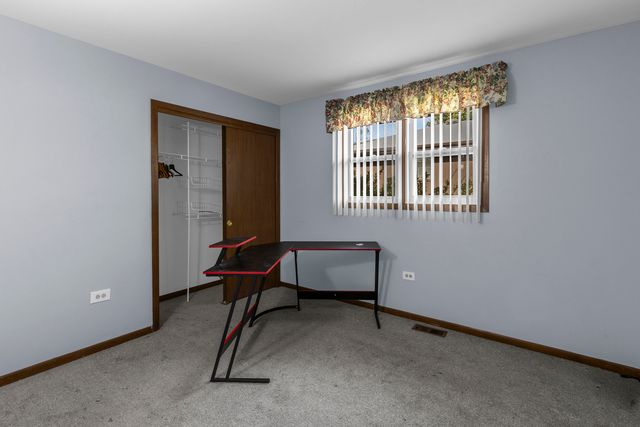 7736 W 157th Place, Orland Park, IL 60462
