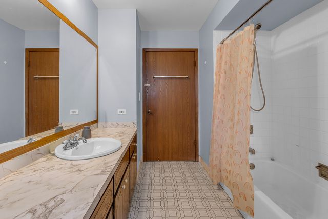 7736 W 157th Place, Orland Park, IL 60462