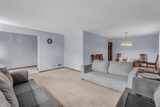 7736 W 157th Place, Orland Park, IL 60462