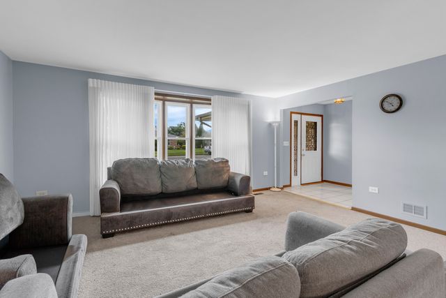 7736 W 157th Place, Orland Park, IL 60462