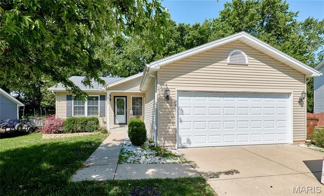 1605 Fairwood Forest Drive, St Peters, MO 63376