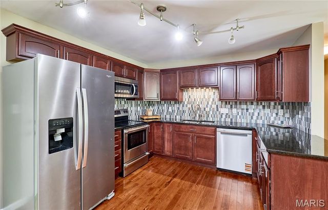 1605 Fairwood Forest Drive, St Peters, MO 63376