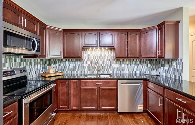 1605 Fairwood Forest Drive, St Peters, MO 63376