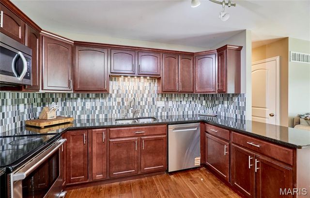 1605 Fairwood Forest Drive, St Peters, MO 63376