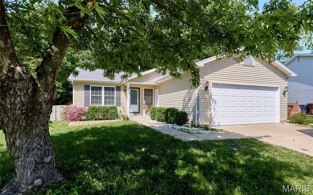 1605 Fairwood Forest Drive, St Peters, MO 63376