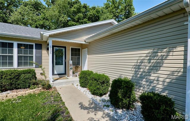 1605 Fairwood Forest Drive, St Peters, MO 63376