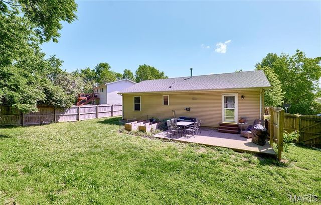 1605 Fairwood Forest Drive, St Peters, MO 63376