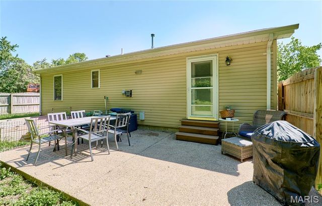 1605 Fairwood Forest Drive, St Peters, MO 63376