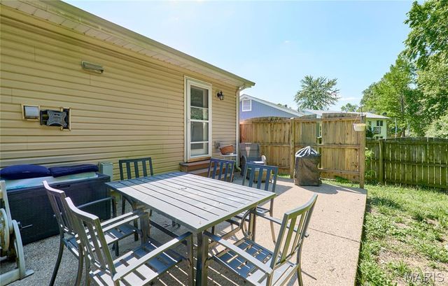 1605 Fairwood Forest Drive, St Peters, MO 63376