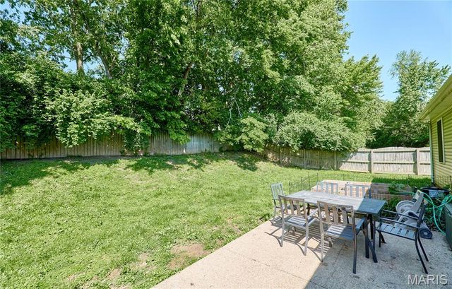 1605 Fairwood Forest Drive, St Peters, MO 63376