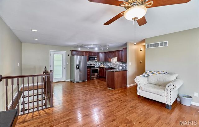 1605 Fairwood Forest Drive, St Peters, MO 63376