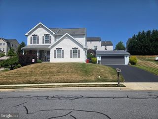 223 LONGVIEW DR, Reading, PA 19608