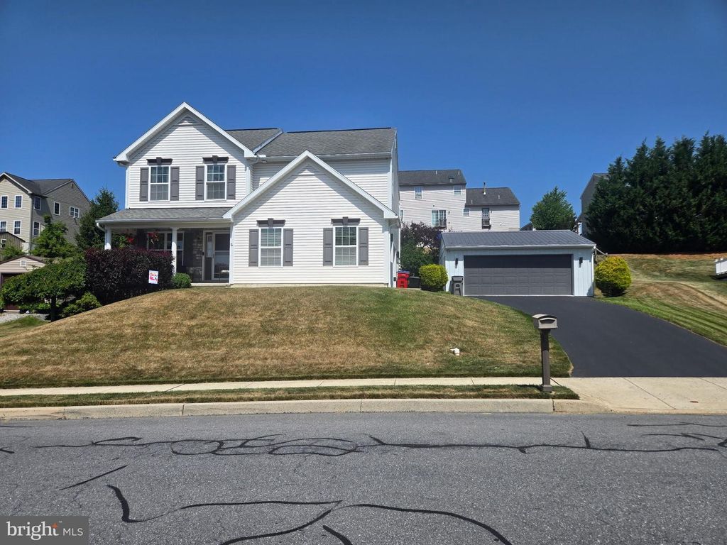 223 LONGVIEW DR, Reading, PA 19608