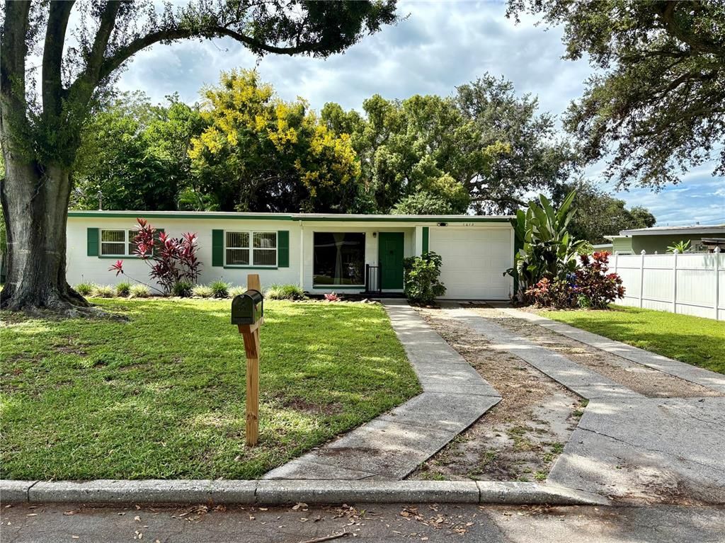 1613 CRYSTAL COURT E, Lakeland, FL 33801