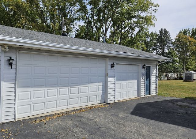 2946 Locust Street, Seward, IL 61077