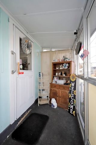 116 Sconticut Neck Rd, Fairhaven, MA 02719