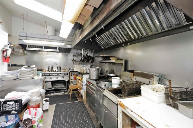 116 Sconticut Neck Rd, Fairhaven, MA 02719
