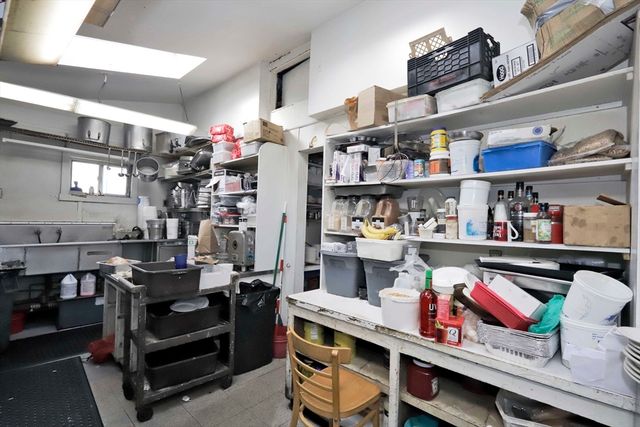 116 Sconticut Neck Rd, Fairhaven, MA 02719