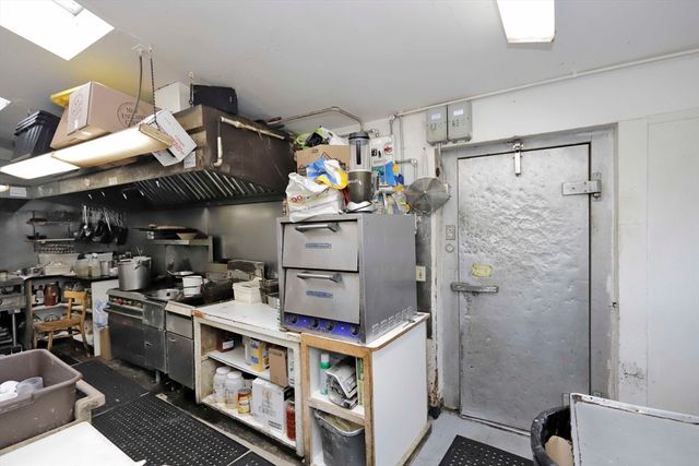 116 Sconticut Neck Rd, Fairhaven, MA 02719