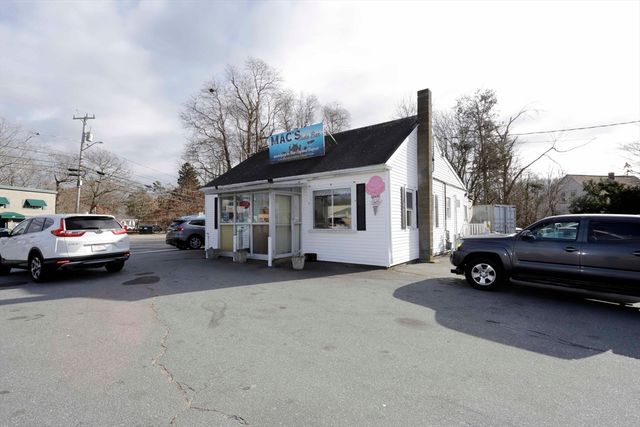 116 Sconticut Neck Rd, Fairhaven, MA 02719