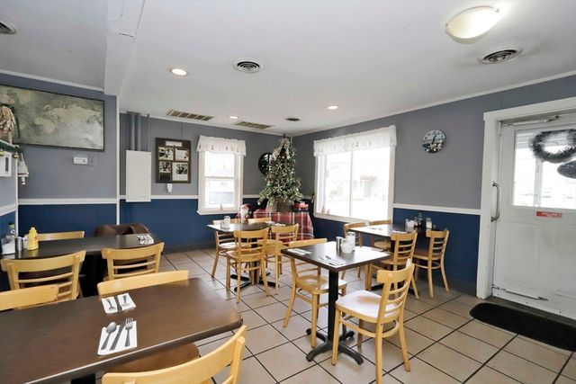 116 Sconticut Neck Rd, Fairhaven, MA 02719