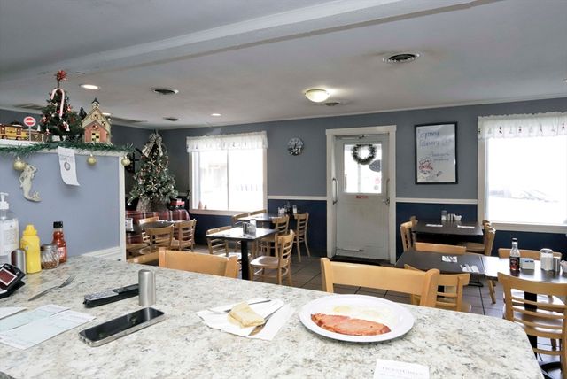 116 Sconticut Neck Rd, Fairhaven, MA 02719