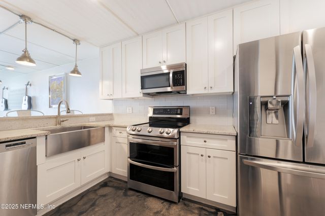 275 1ST Street S 102, Jacksonville Beach, FL 32250