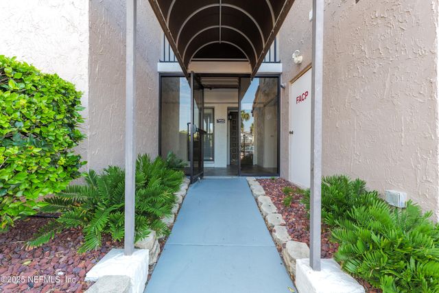 275 1ST Street S 102, Jacksonville Beach, FL 32250