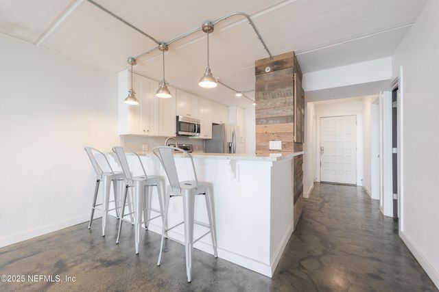 275 1ST Street S 102, Jacksonville Beach, FL 32250