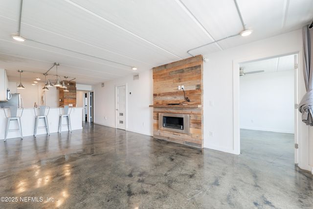 275 1ST Street S 102, Jacksonville Beach, FL 32250