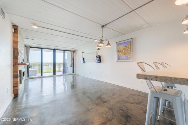 275 1ST Street S 102, Jacksonville Beach, FL 32250