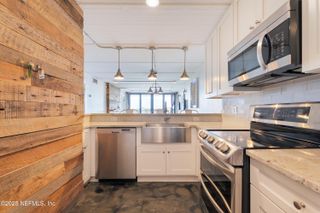 275 1ST Street S 102, Jacksonville Beach, FL 32250