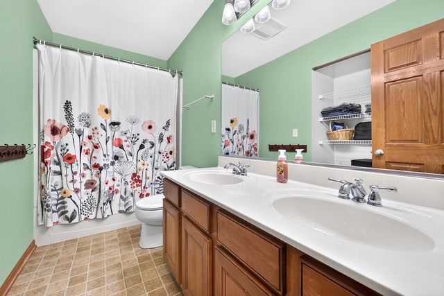 6728 84th AVENUE, Kenosha, WI 53142
