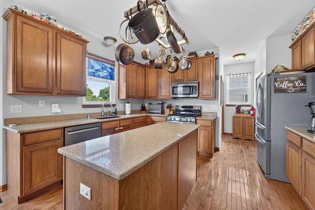 6728 84th AVENUE, Kenosha, WI 53142